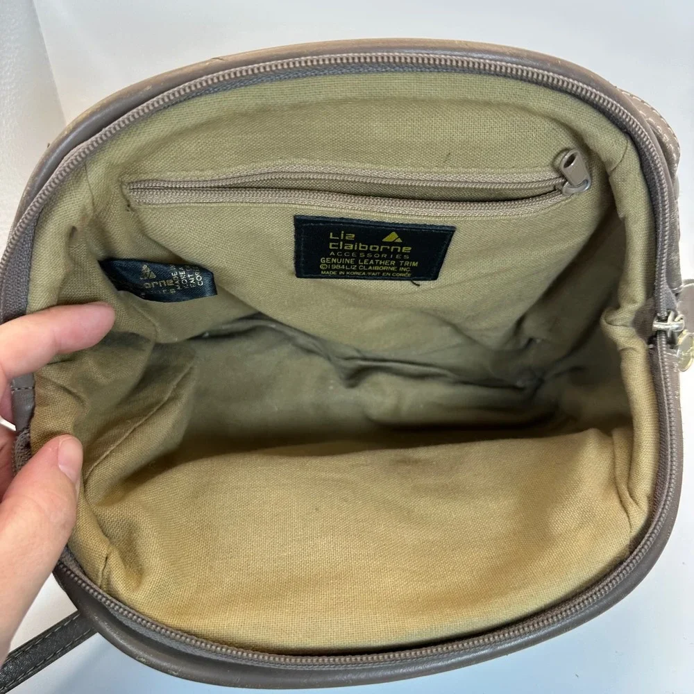 Liz Claiborne Crossbody Bag Womens Medium Tan Geometric Vintage Preppy 80s